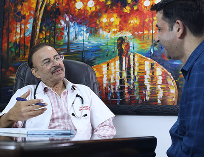 Dr Mohan Pande is Best Physician Doctor in Saharanpur